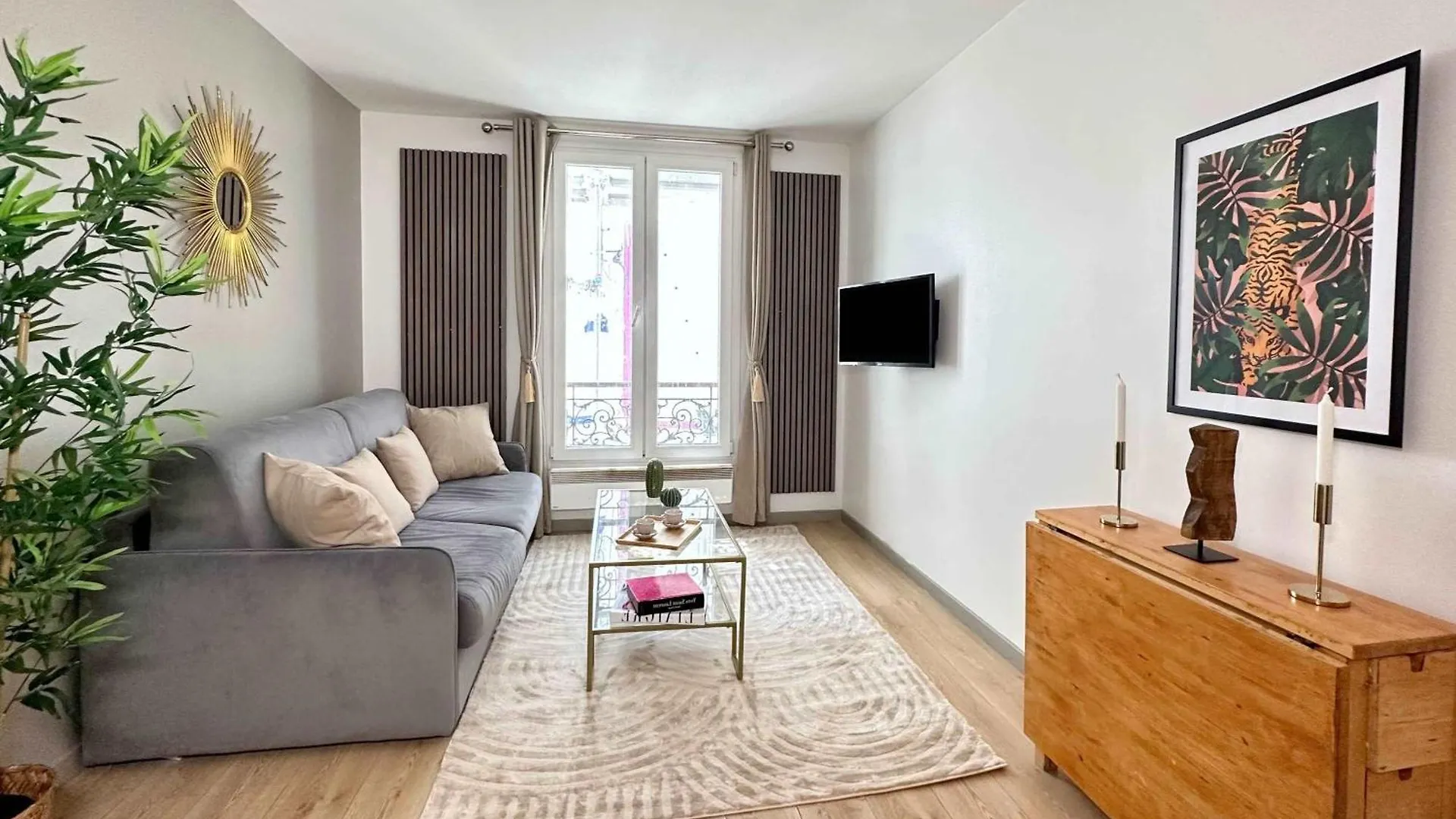 Comfortable Family Flat In Paris