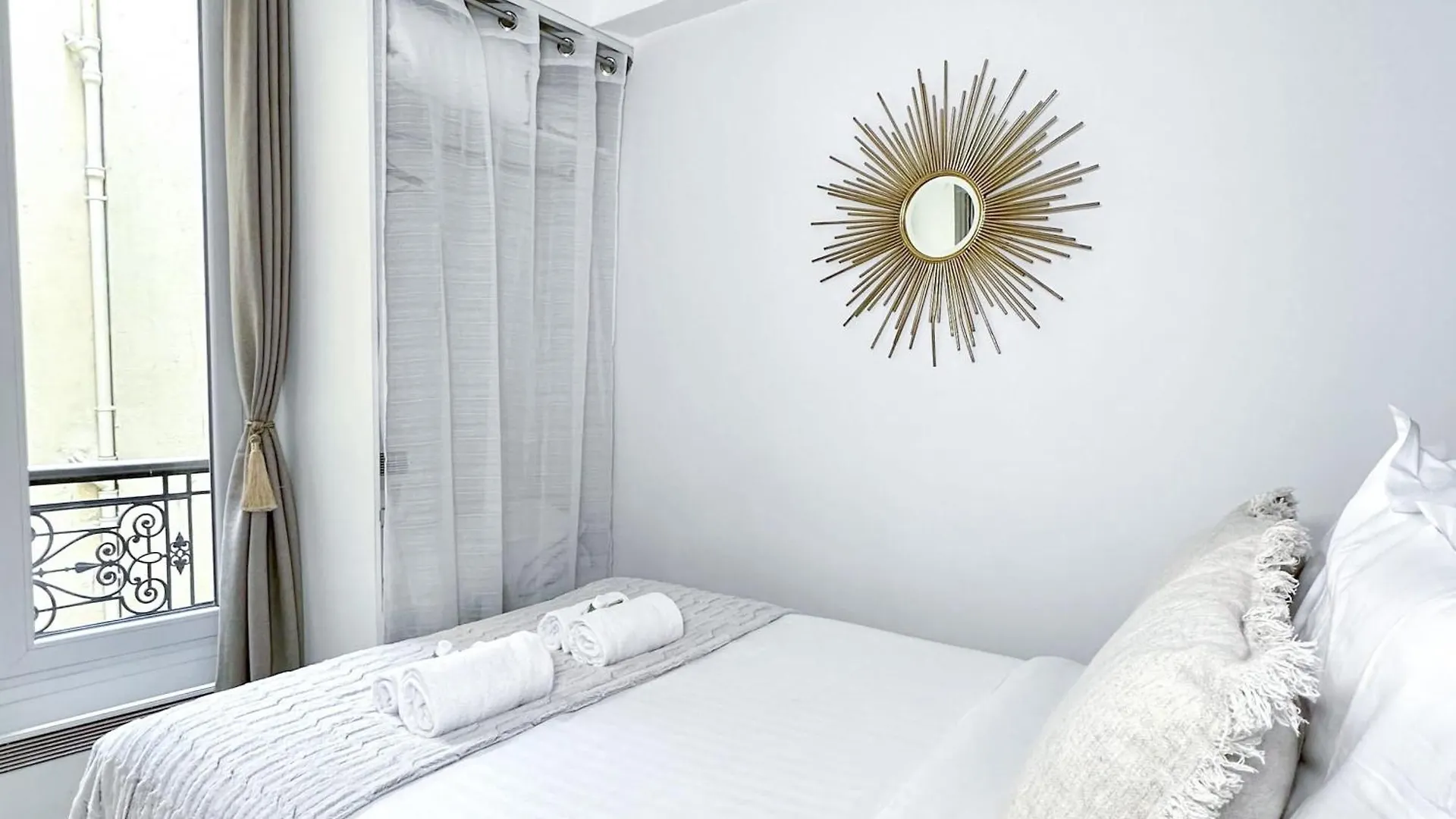 Comfortable Family Flat In Paris France