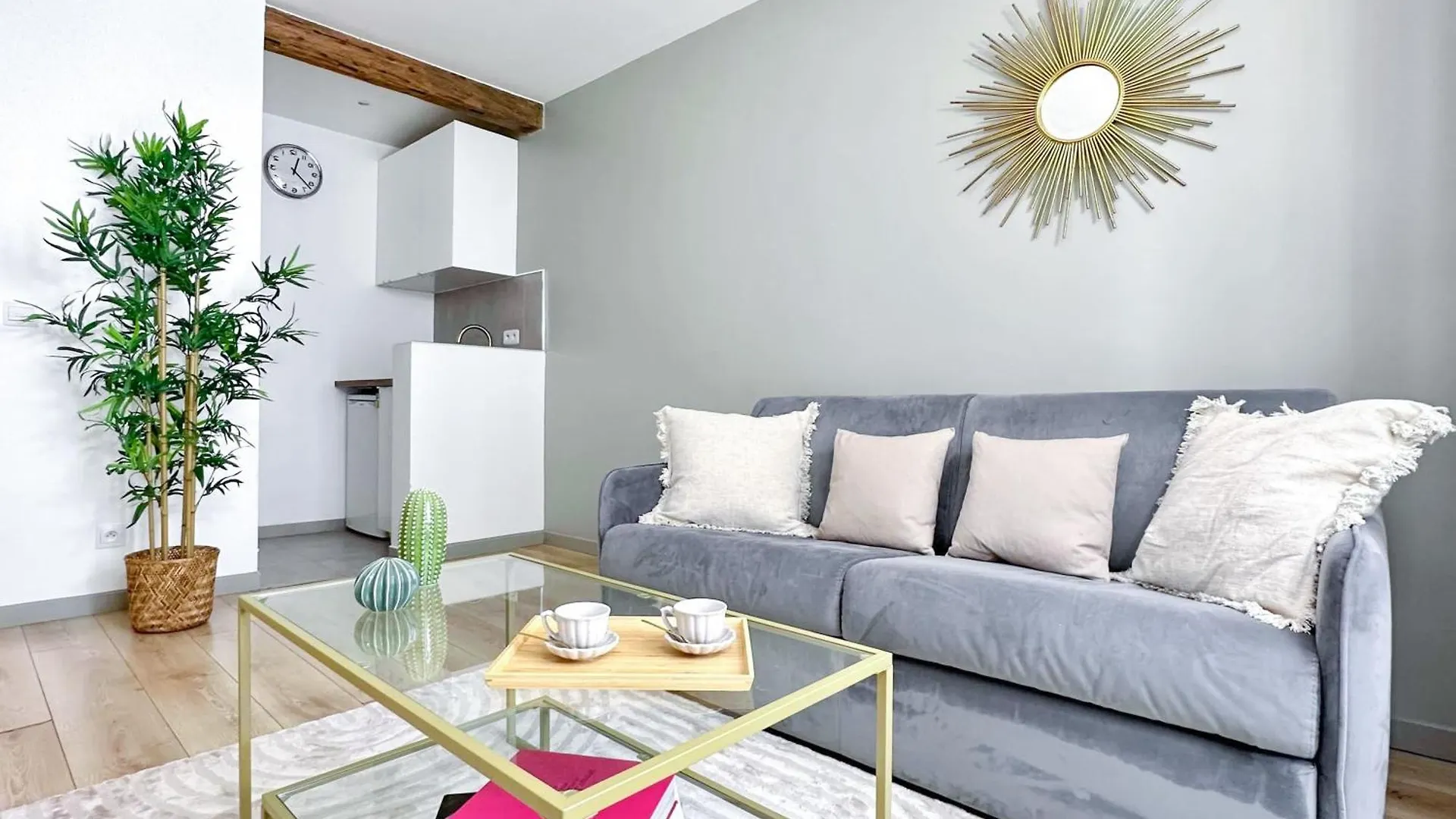 Apartment Comfortable Family Flat In Paris